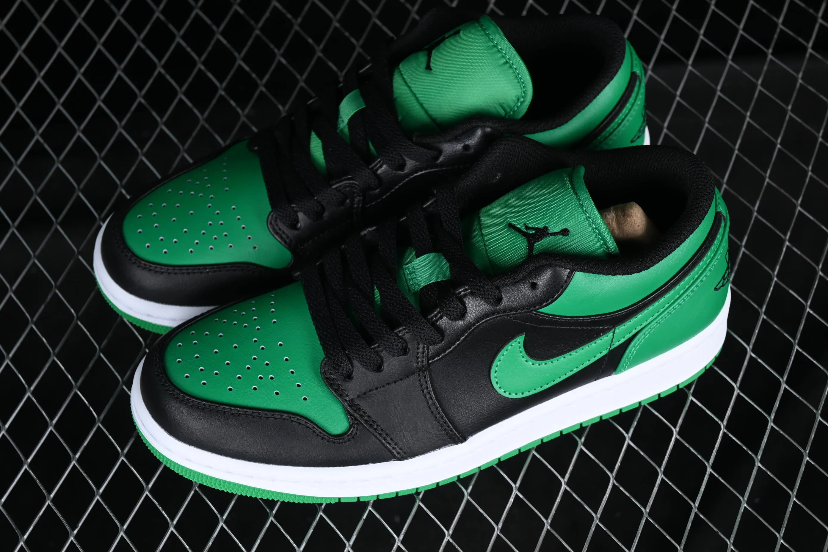 All categories Air Jordan Jordan series basketball shoes Air Jordan 1 Low G version pure original Air Jordan 1 Low "Lucky Green" AJ1 Joe 1 black green low-top basketball shoes 553558-065
